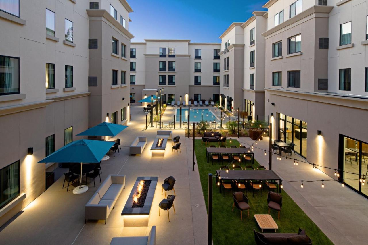 Springhill Suites By Marriott Valencia Exterior photo